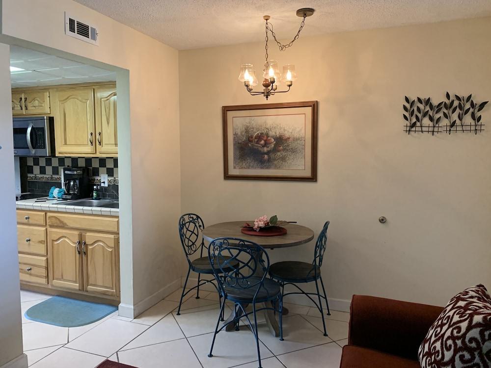 Oak Square Rentals photo 49