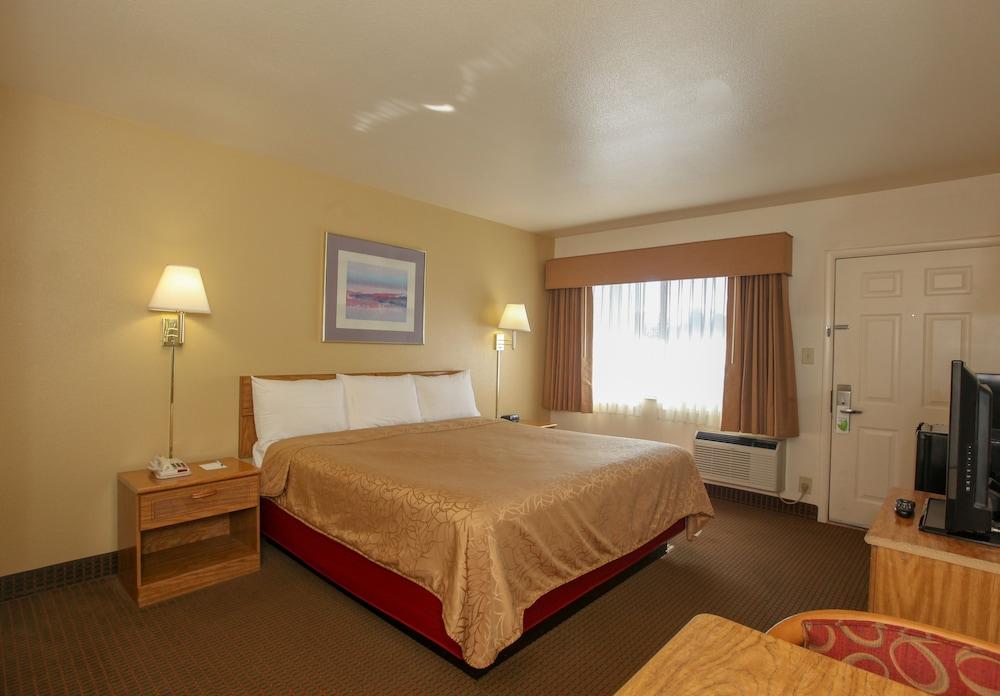 Highland Country Inn photo 14