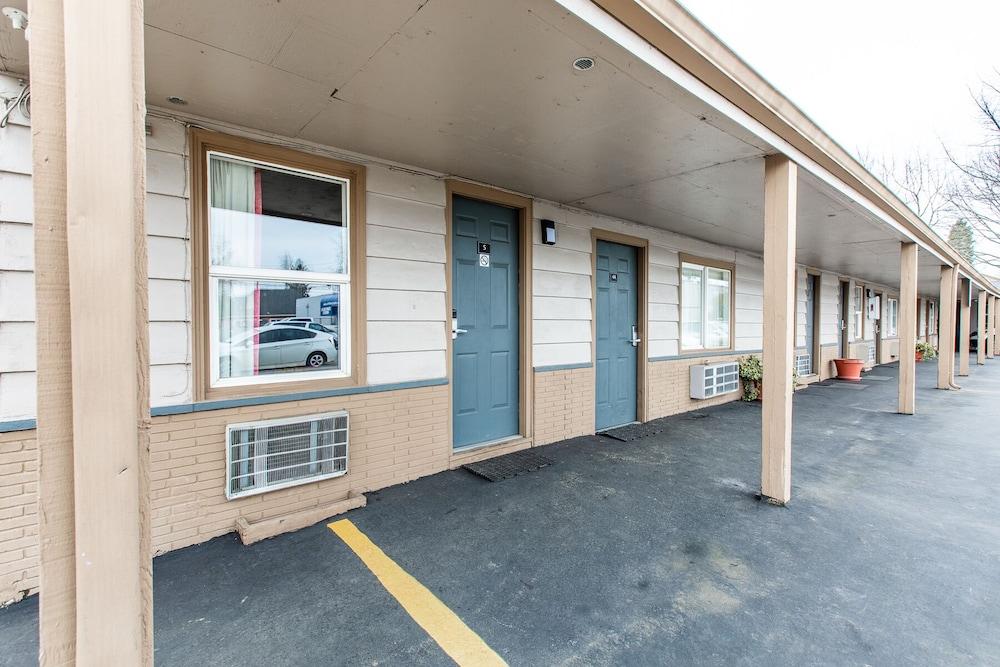 Autzen Inn photo 31