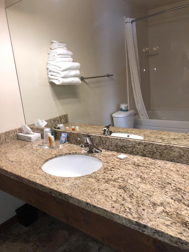 CB&M Executive Suites photo 48