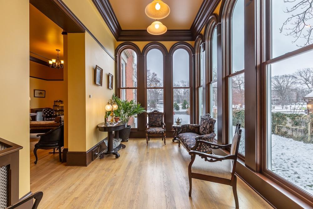 Steele Mansion photo 73