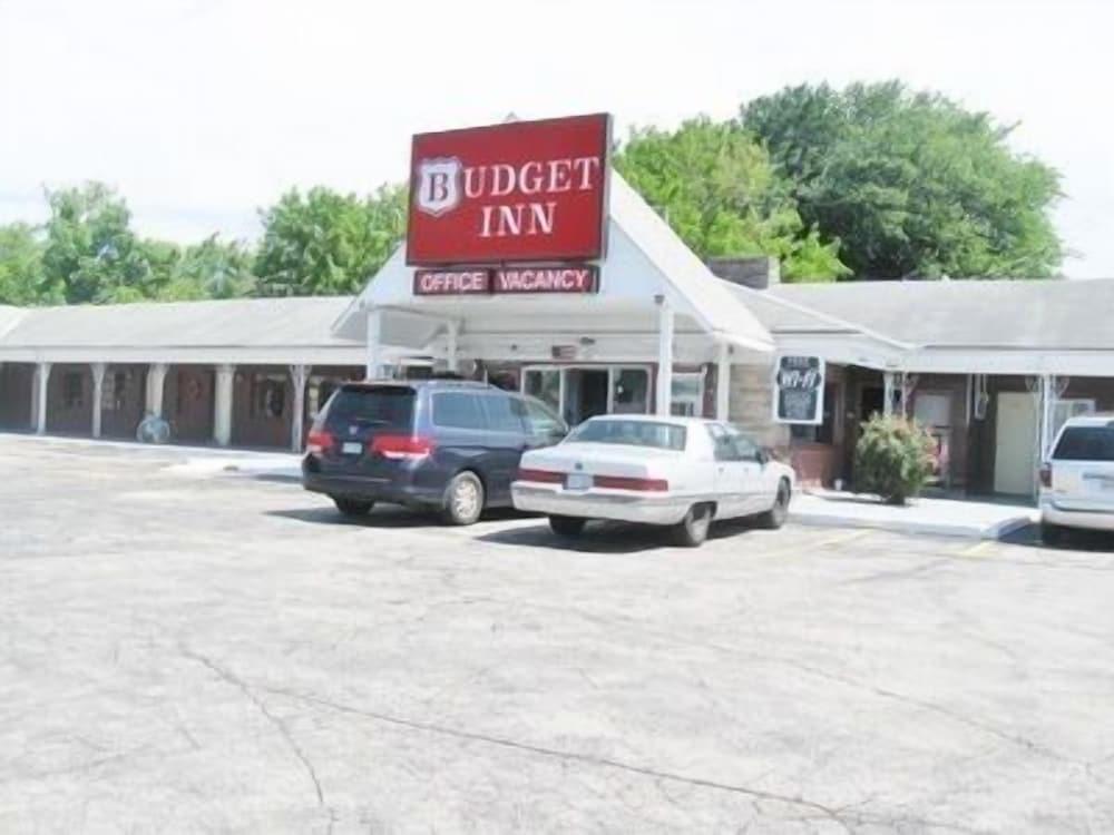 Budget Inn photo 2
