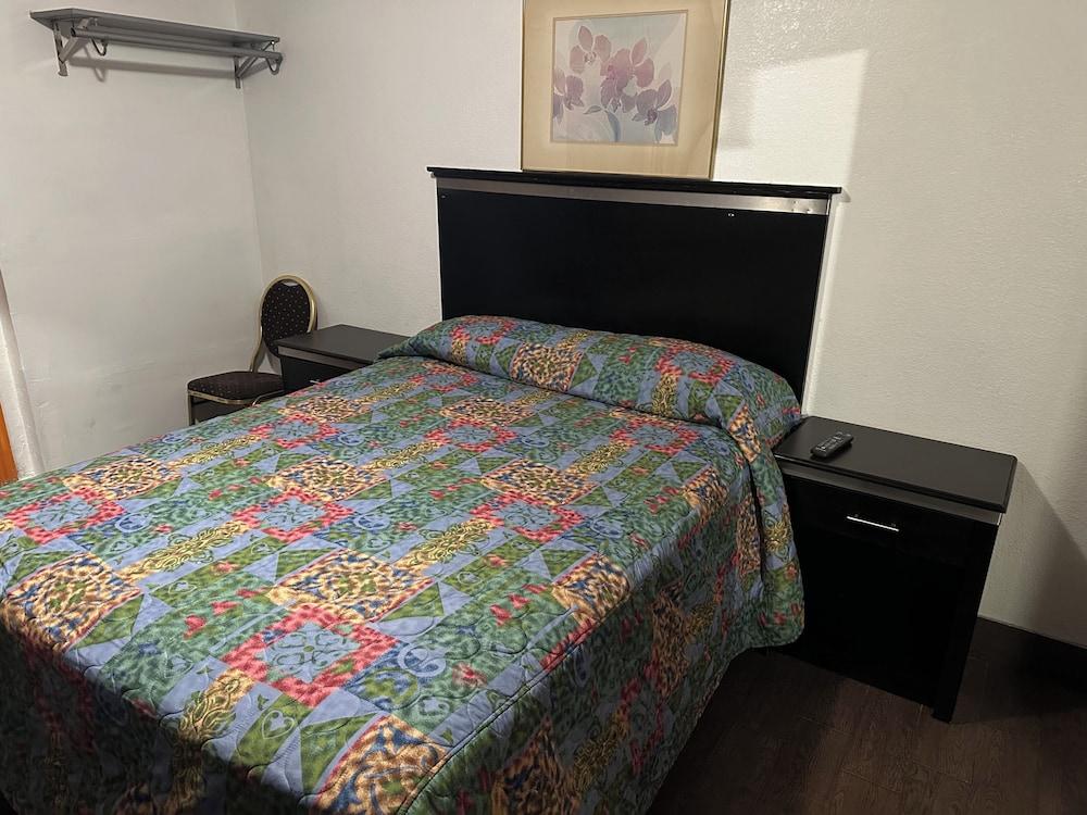 Searle Motel photo 14