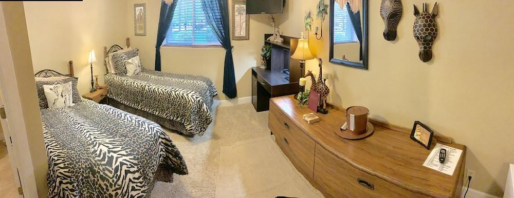 Monroe Street Suites photo 34