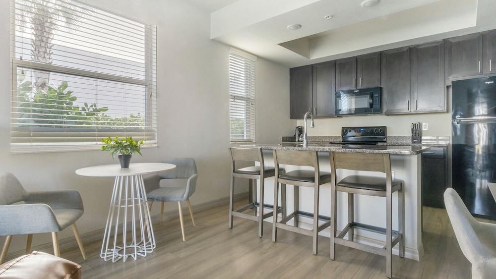 The Vistas At Eastwood Apartments By Barsala photo 2