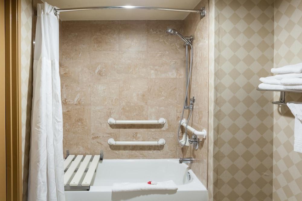 Ramada by Wyndham San Diego National City photo 56