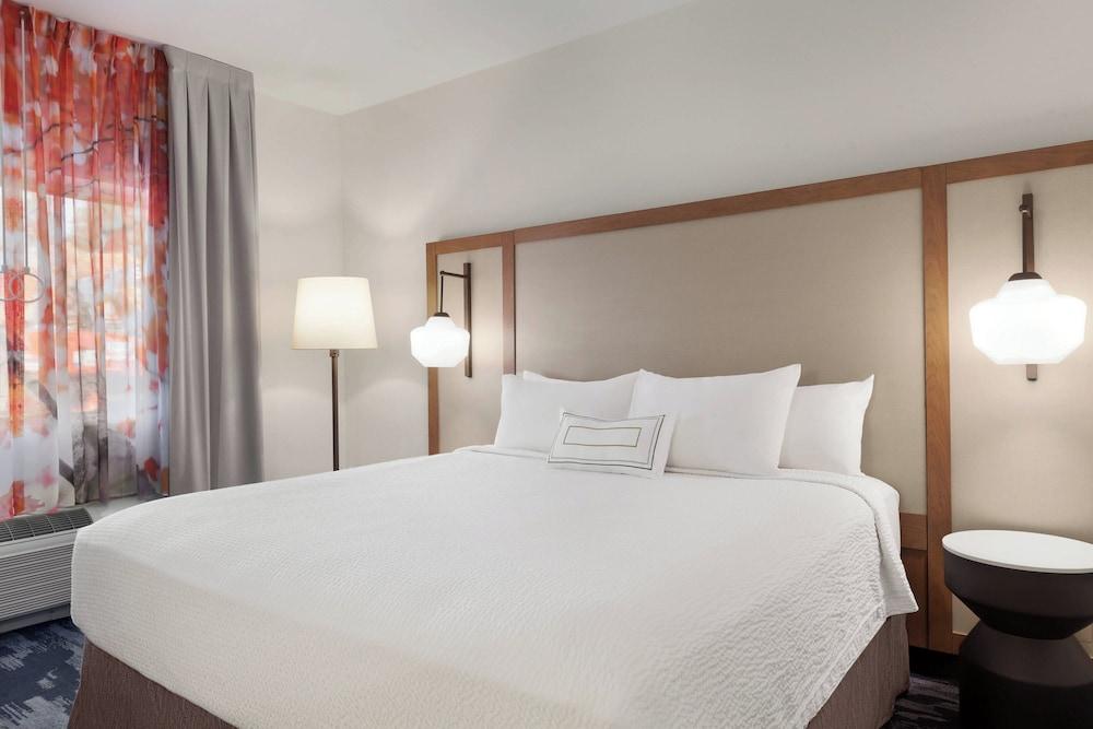 Fairfield Inn by Marriott Visalia Sequoia photo 13