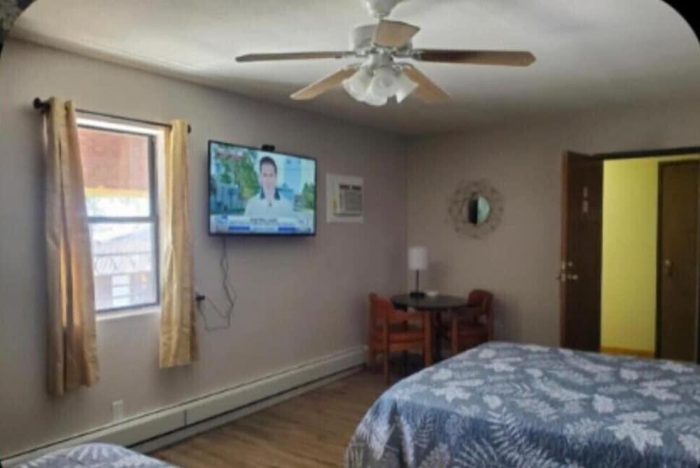 Golden Arrow Motel photo 10