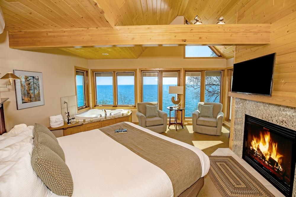 Bluefin Bay on Lake Superior photo 27