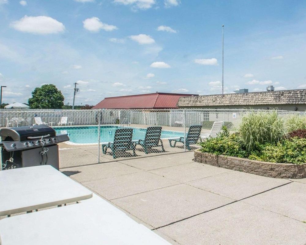 Quality Inn Geneseo photo 7