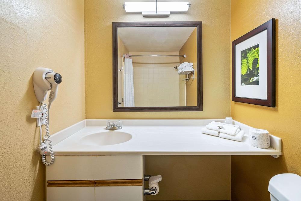 Extended Stay America Suites Washington DC Reston photo 21