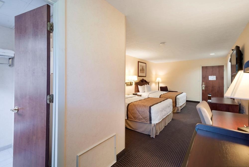 Rodeway Inn & Suites Charles Town photo 7
