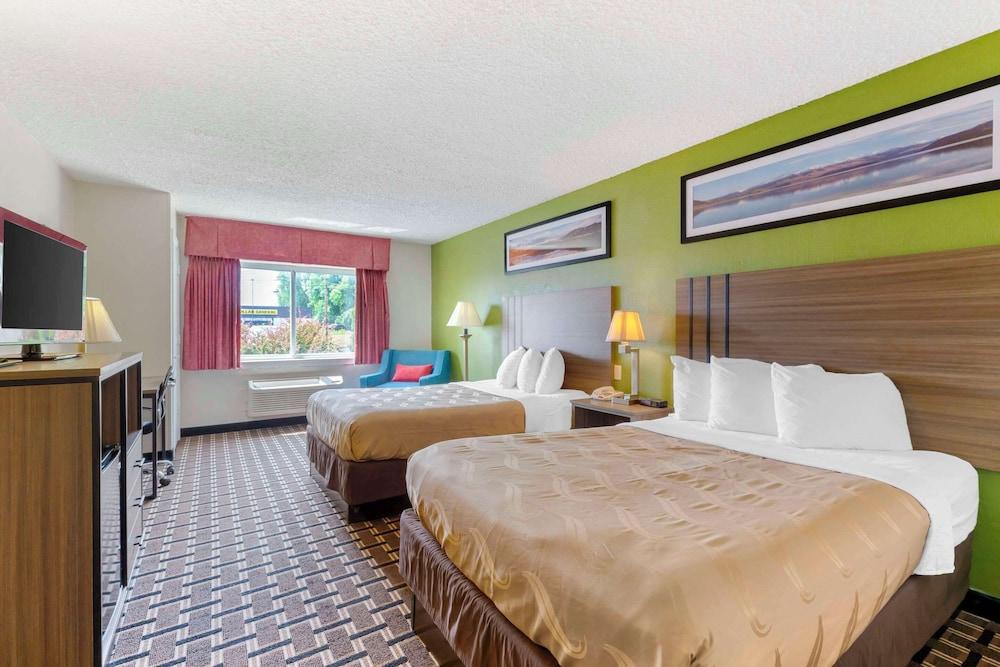 Quality Inn Huron photo 10