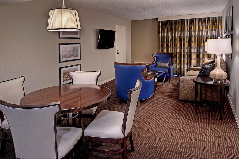 Sheraton Westport Chalet Hotel St. Louis photo 38