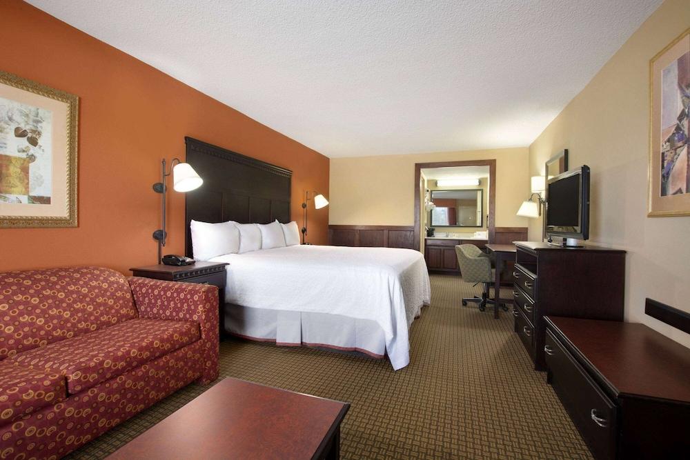 Days Inn by Wyndham Longview South photo 18