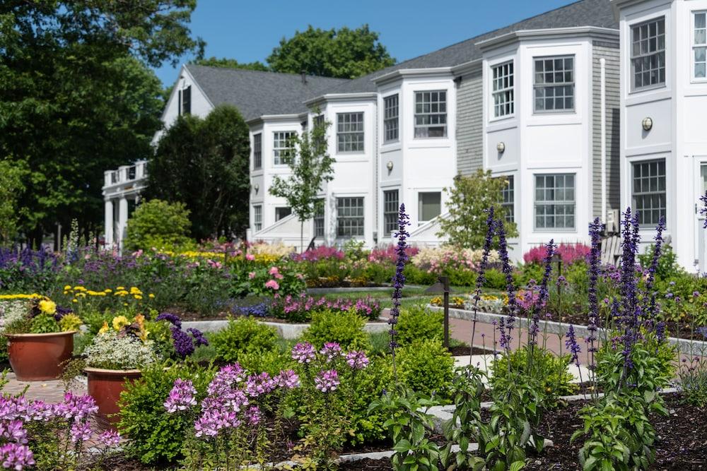 Bar Harbor Inn photo 1