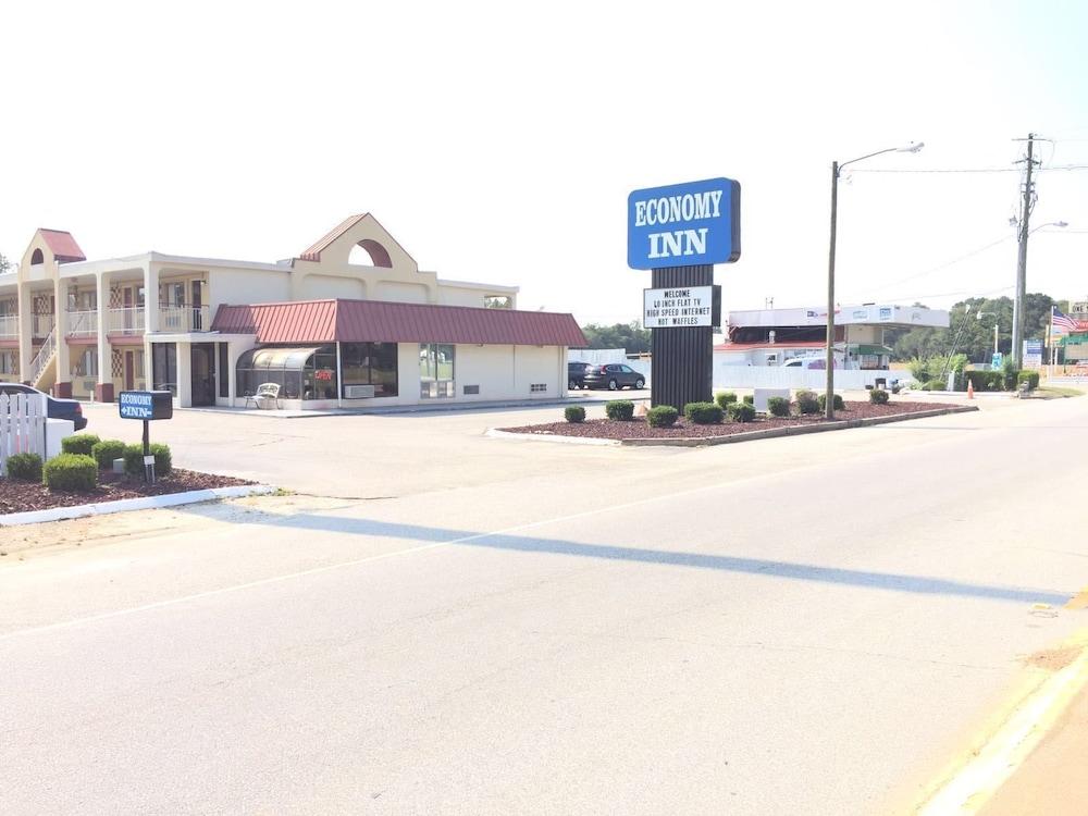 Economy Inn photo 16