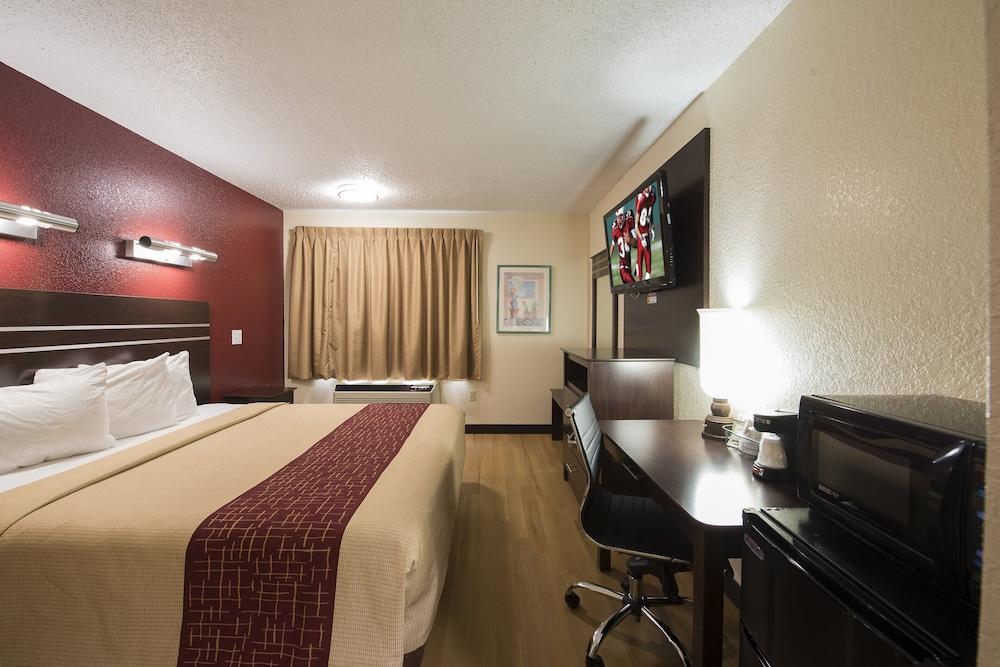 Red Roof Inn Houston - Brookhollow photo 6