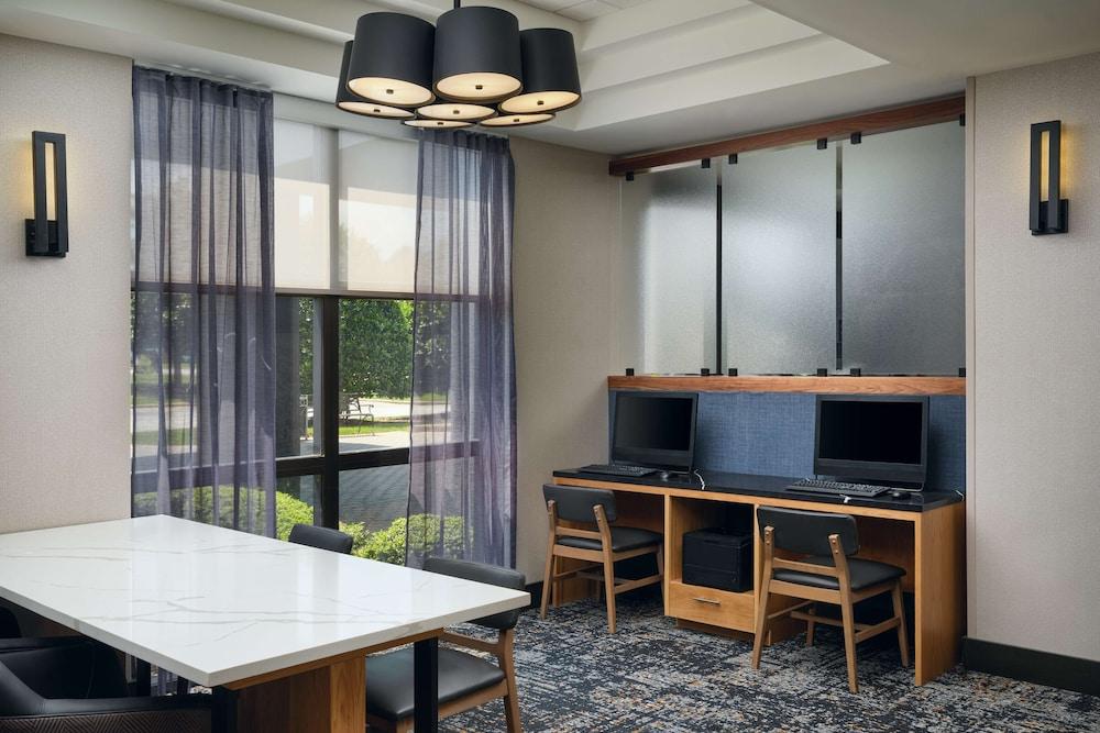 Hyatt Place Greensboro photo 11