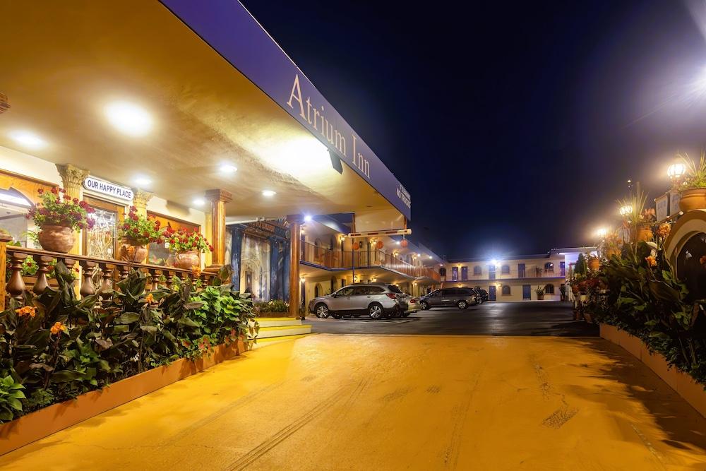 Atrium Inn photo 12