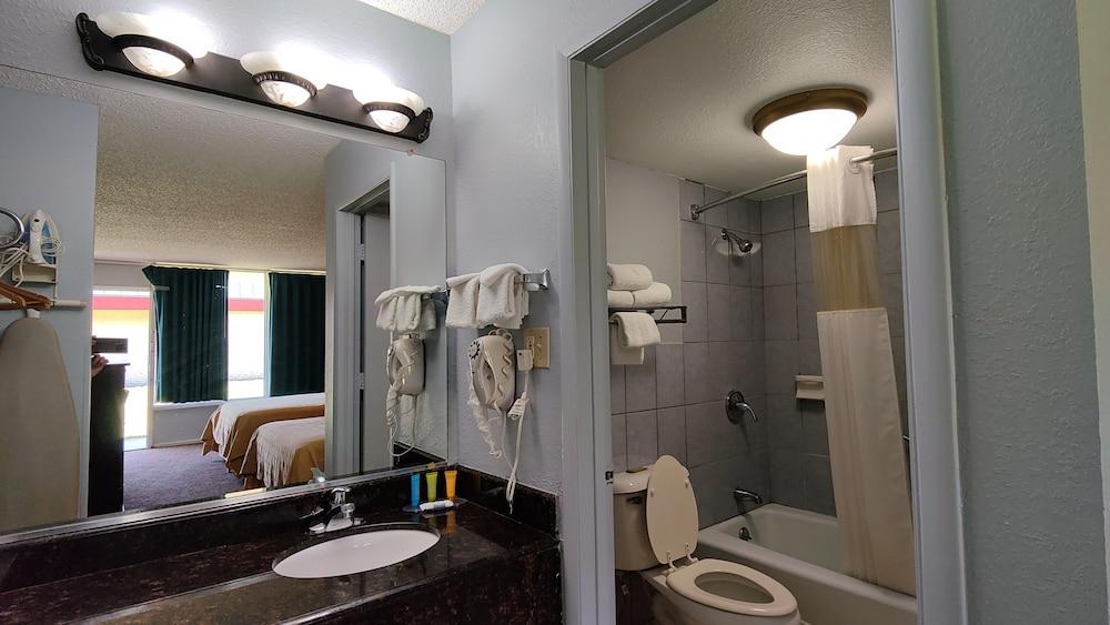 Countryside Inn & Suites photo 19