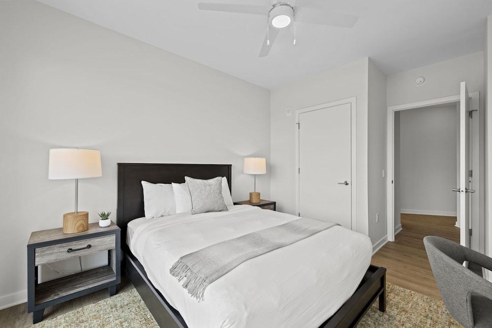 Placemakr Cathedral Heights photo 6