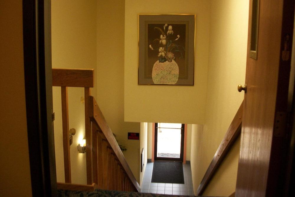Lodi Valley Suites photo 21
