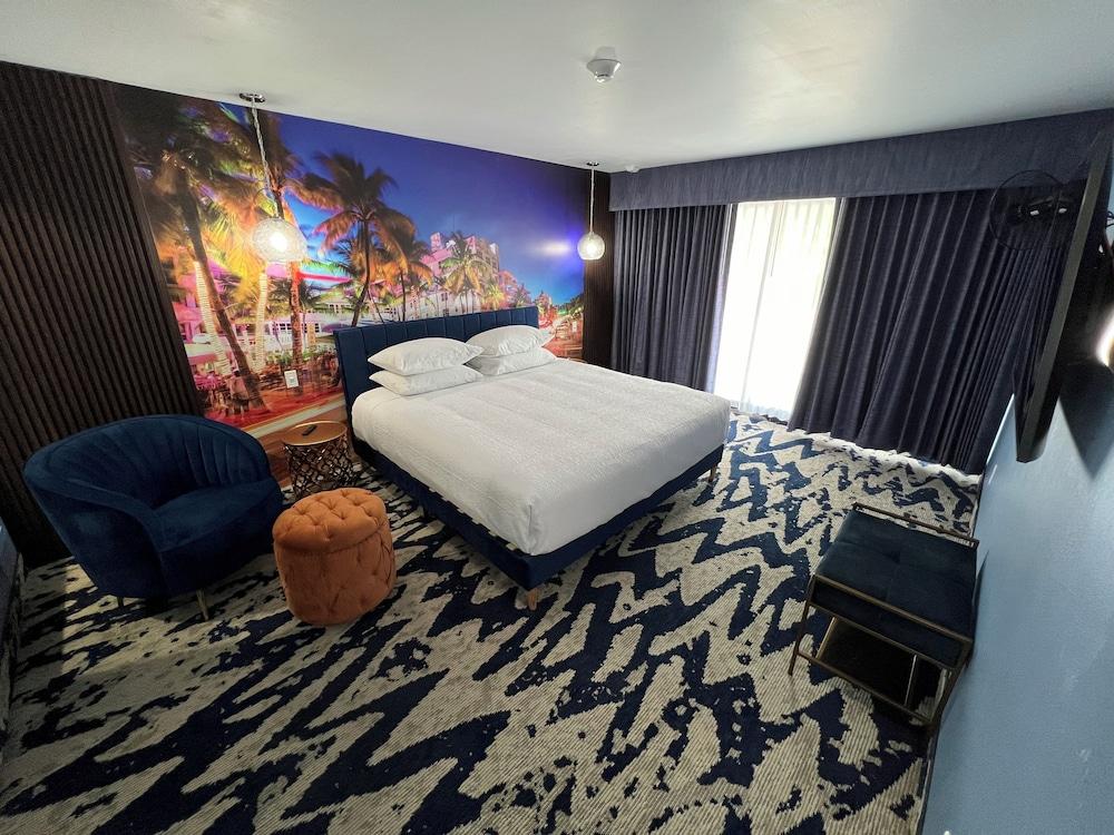 Lighthouse Inn & Suites photo 6