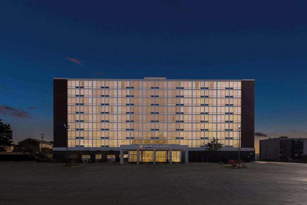 Comfort Inn & Suites Omaha Central photo 21