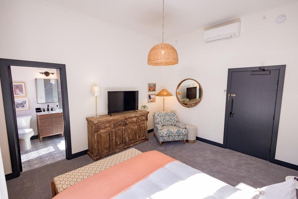 Speakeasy Suites photo 14