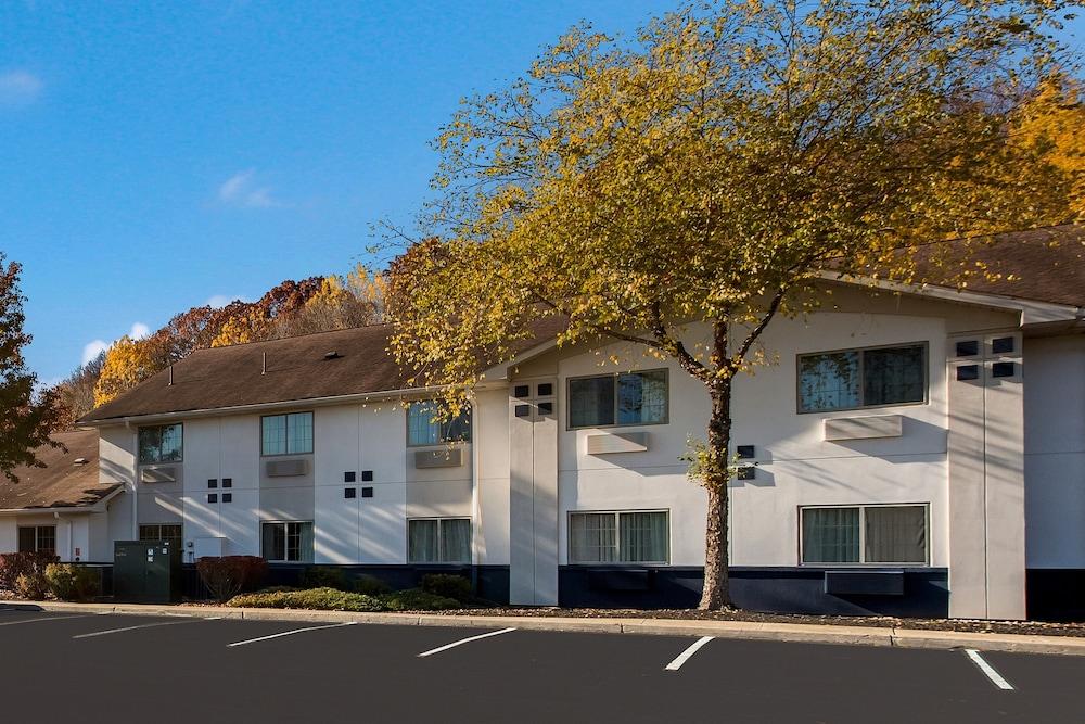 SureStay Plus Hotel by Best Western Highland Poughkeepsie photo 32