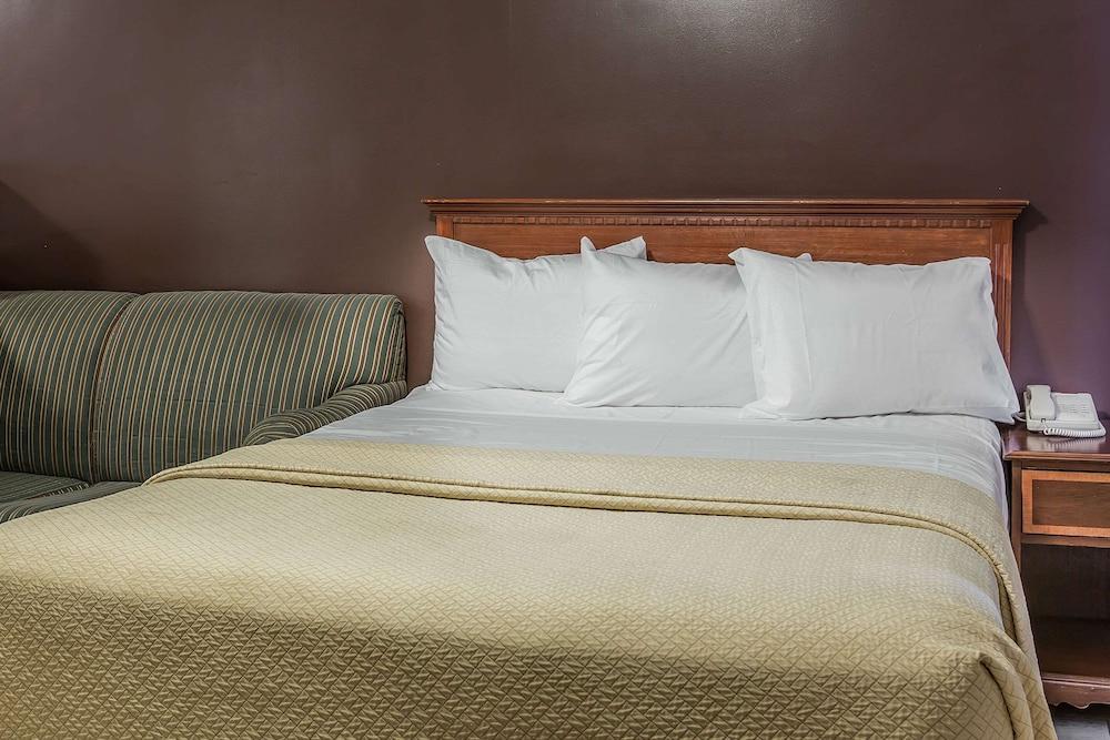 Rodeway Inn Ventura Midtown photo 13