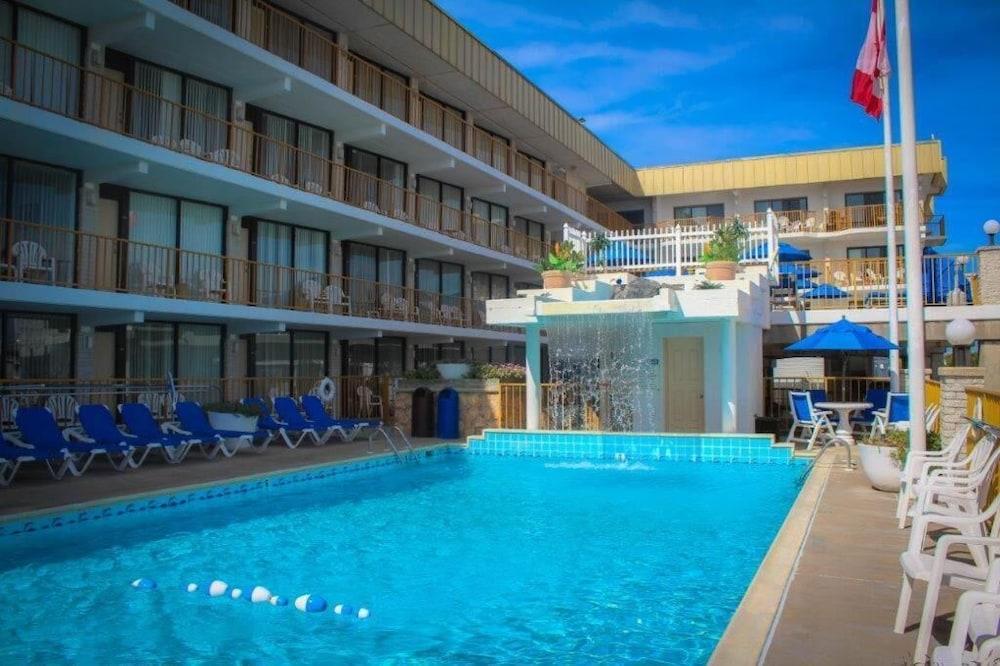 Roman Holiday Motel photo 35
