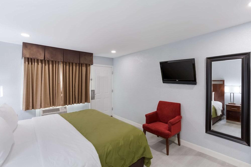 Quality Inn Redding near I-5 photo 6
