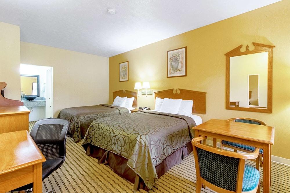Quality Inn & Suites Dickson photo 18