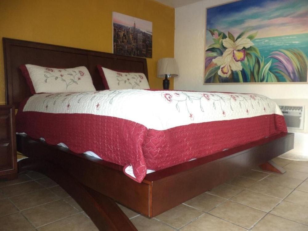 Glades Motel photo 2