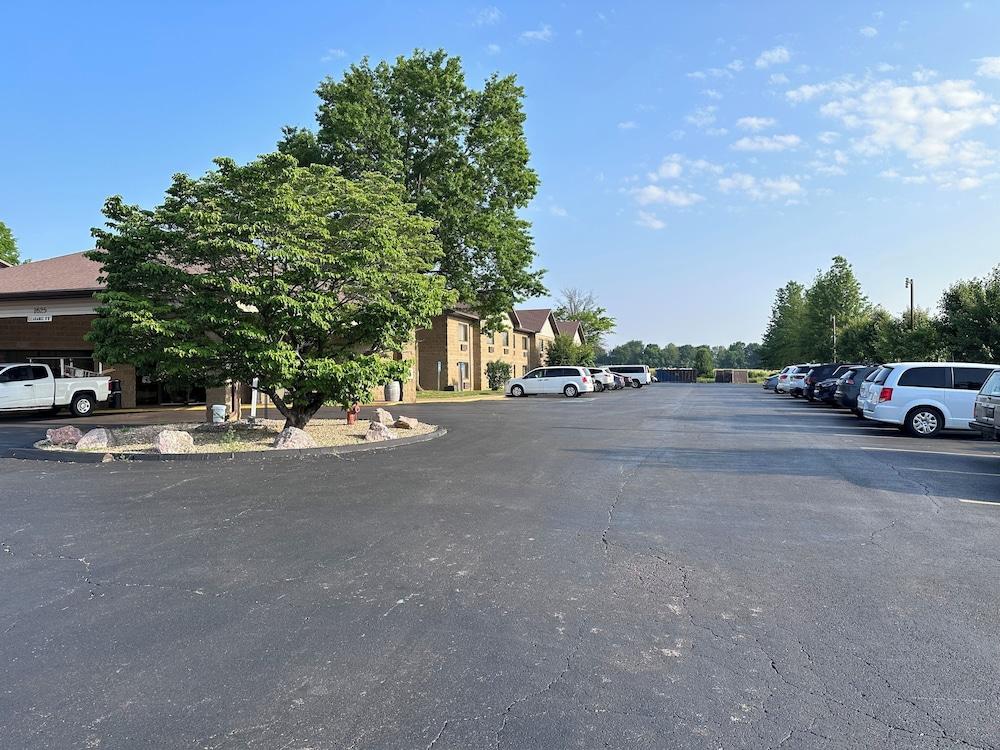 Baymont Inn and Suites by Wyndham Farmington, MO photo 31