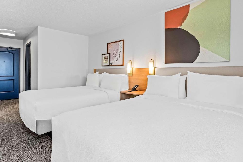 Spark by Hilton Modesto photo 13