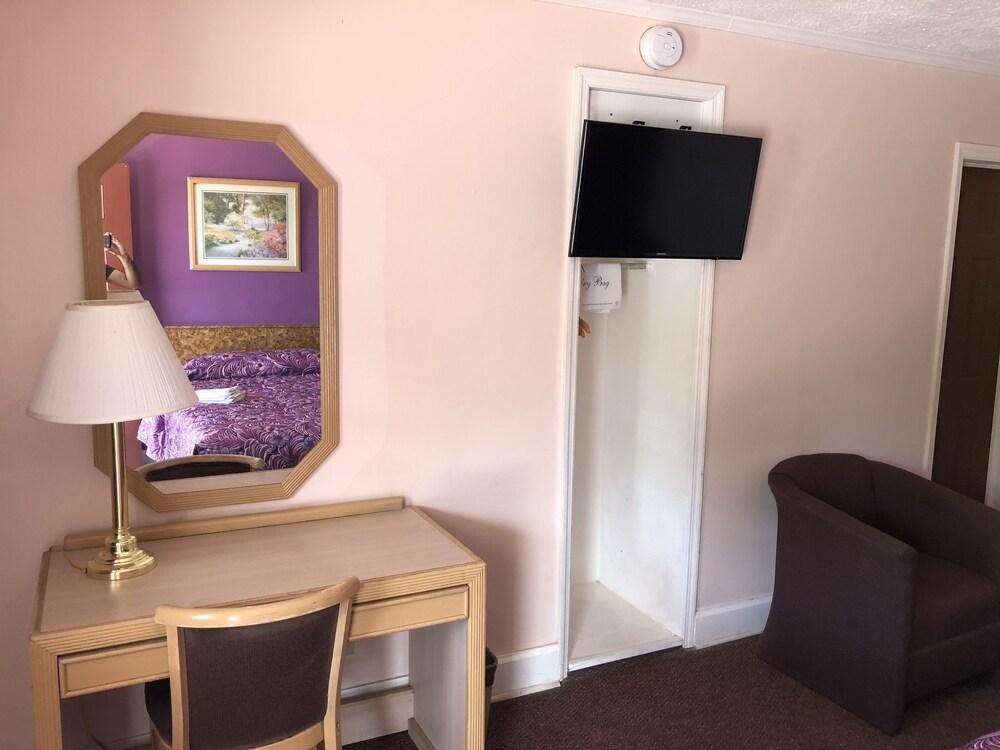 Budget Inn photo 7