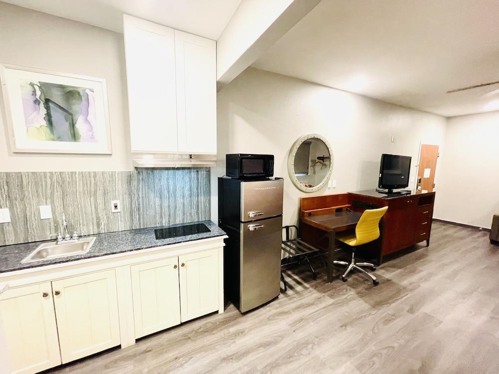 Americas Best Value Inn La Porte photo 10