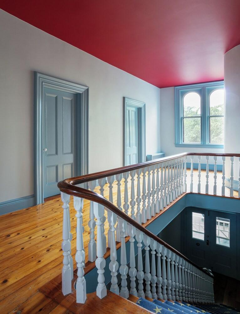The Swain House at 21Broad photo 11