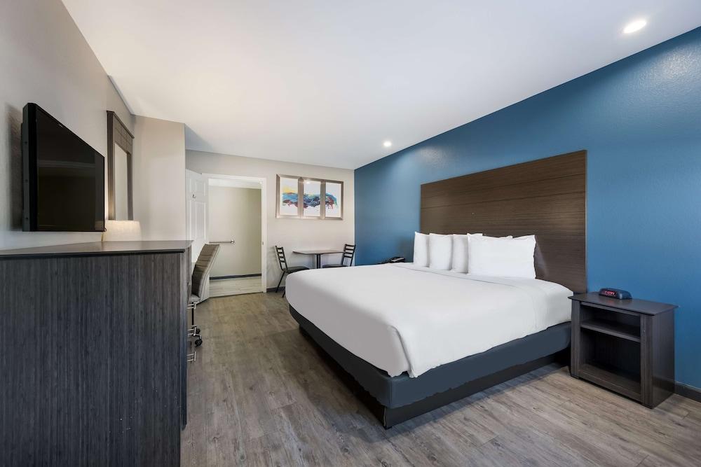 SureStay Hotel by Best Western Spring North Houston photo 6