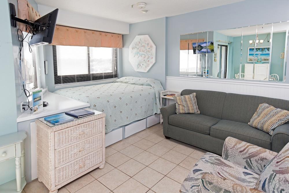 Myrtle Beach Resort by Beach Vacations photo 38