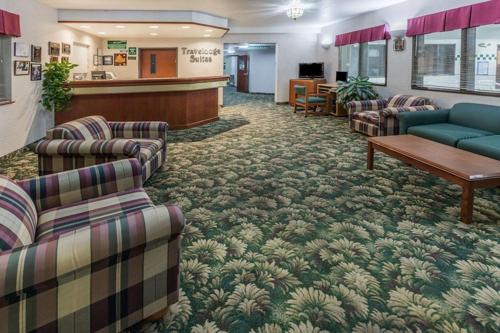 Travelodge Suites by Wyndham Newberg photo 71