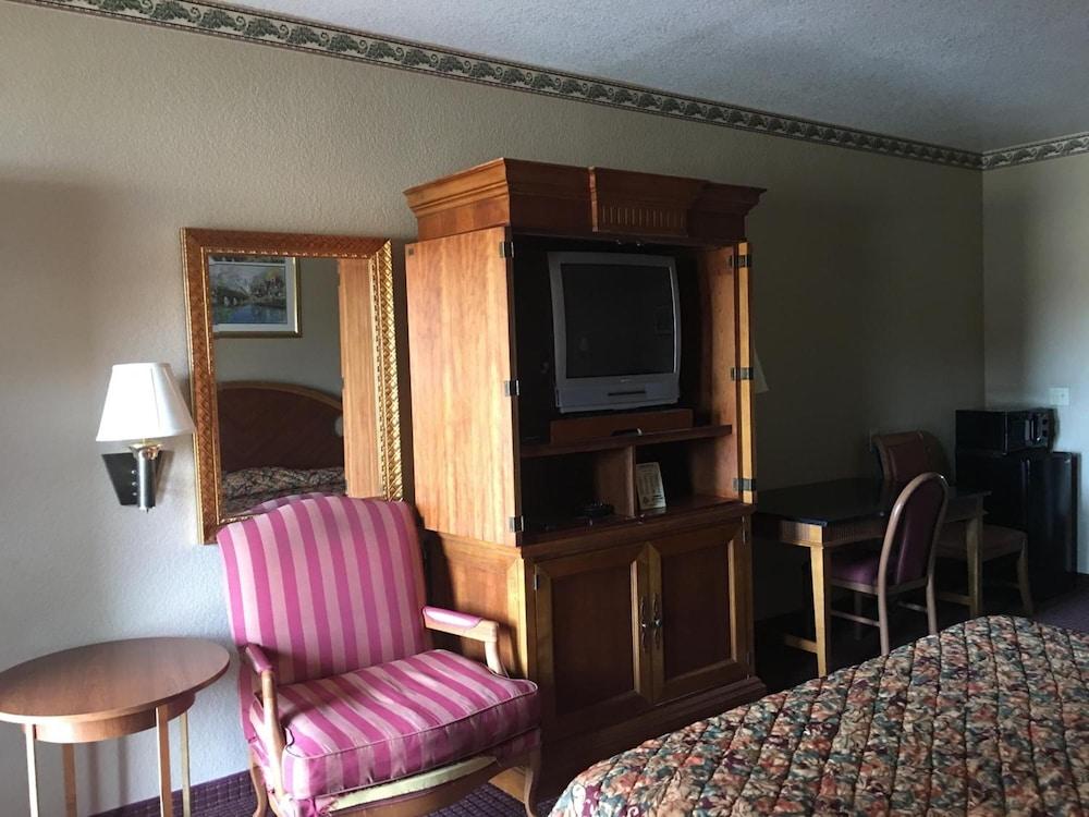 Day N Night Inn photo 15