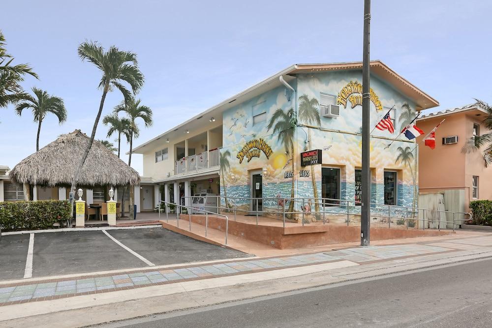 Hollywood Beach Flamingo photo 3