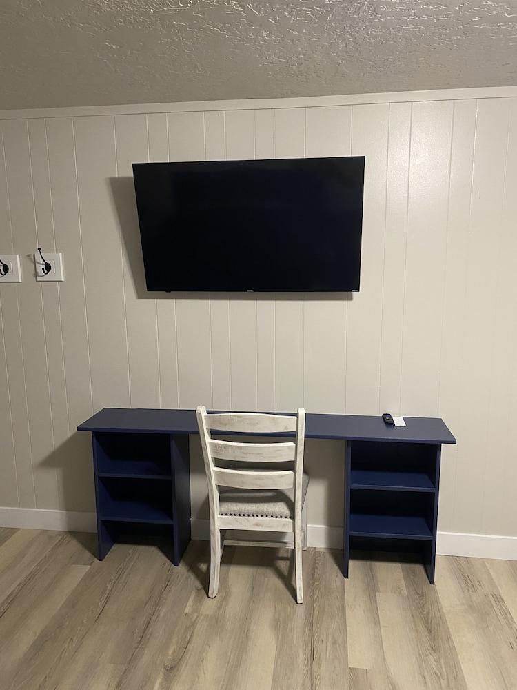 CB&M Executive Suites photo 7