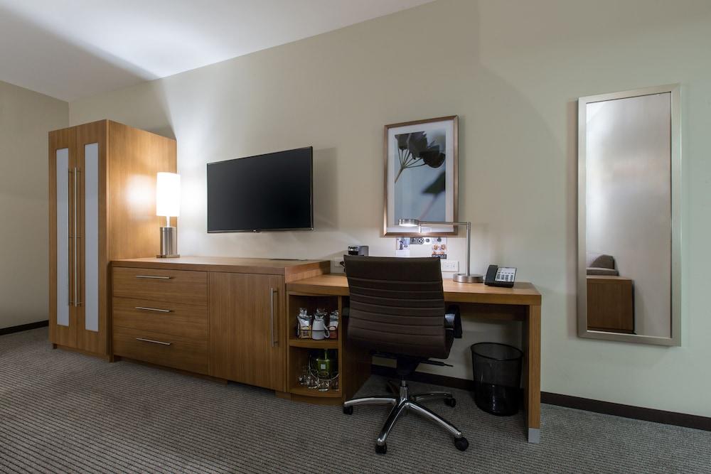 Hyatt Place Delano photo 8