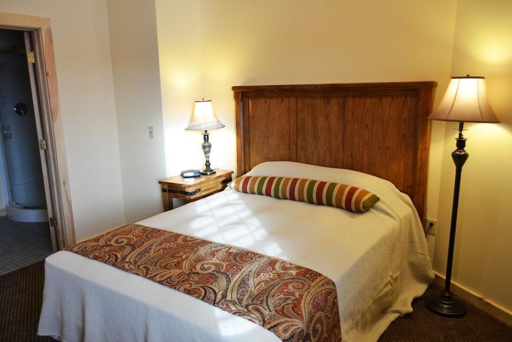 Crooked River Lodge photo 11