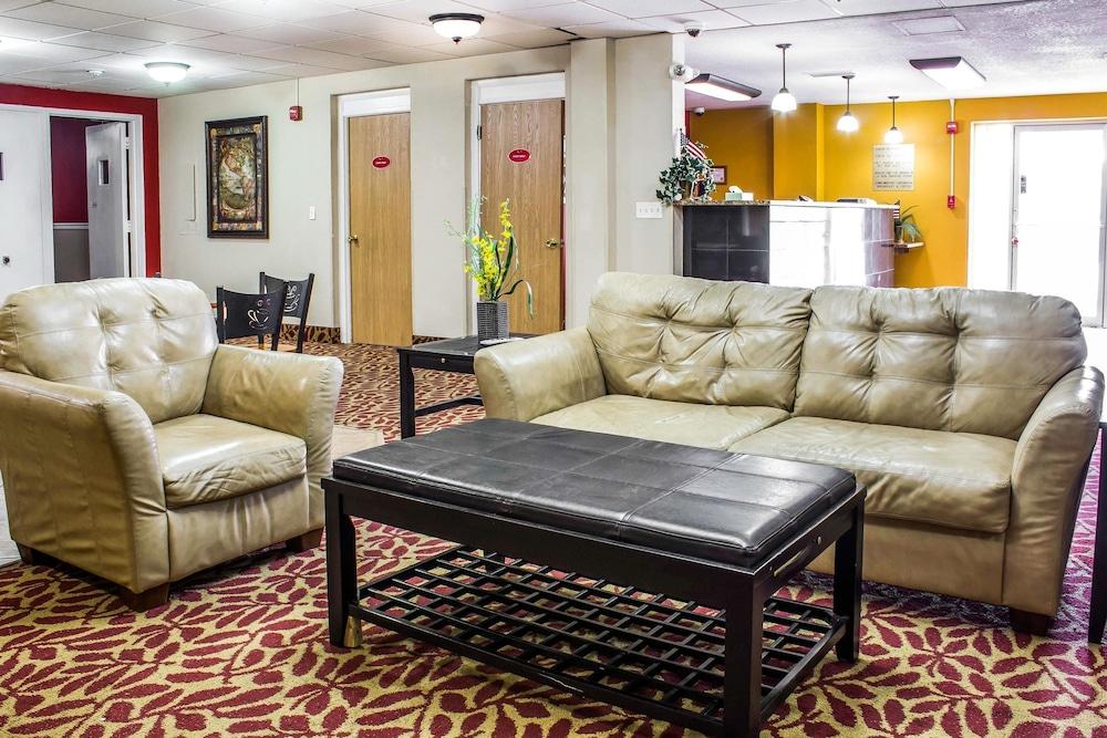 Econo Lodge Inn & Suites Walnut photo 6
